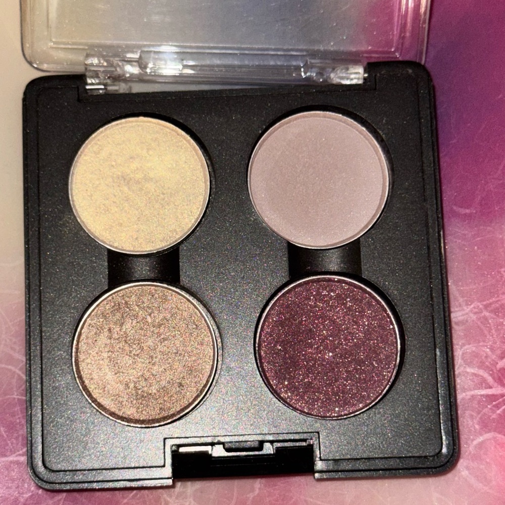 Mac inventive eyes eyeshadow quad
